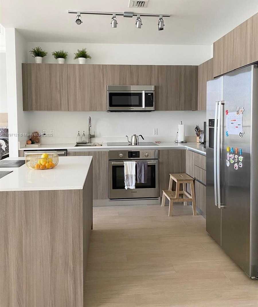 Small Image of 201 SOUTH WEST 17TH RD #903, Miami Number 13