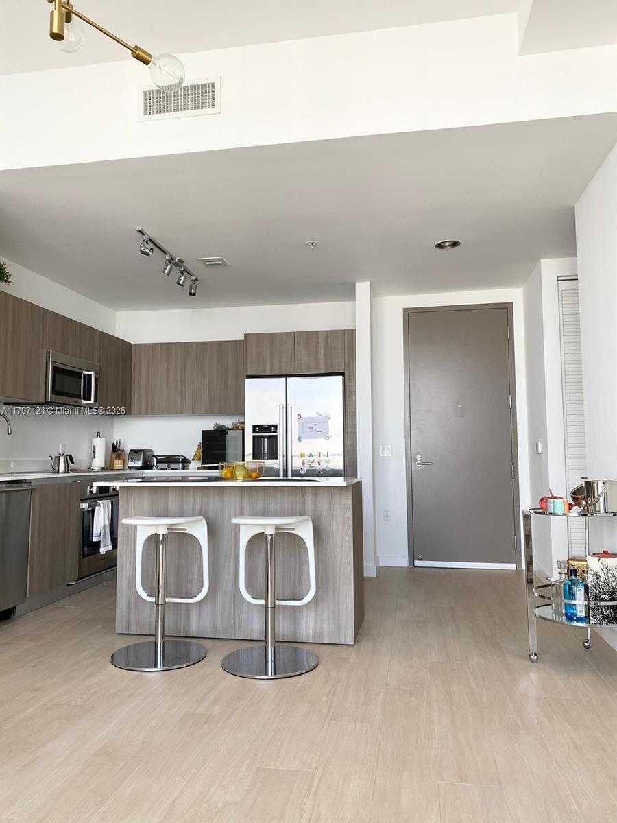 Small Image of 201 SOUTH WEST 17TH RD #903, Miami Number 9