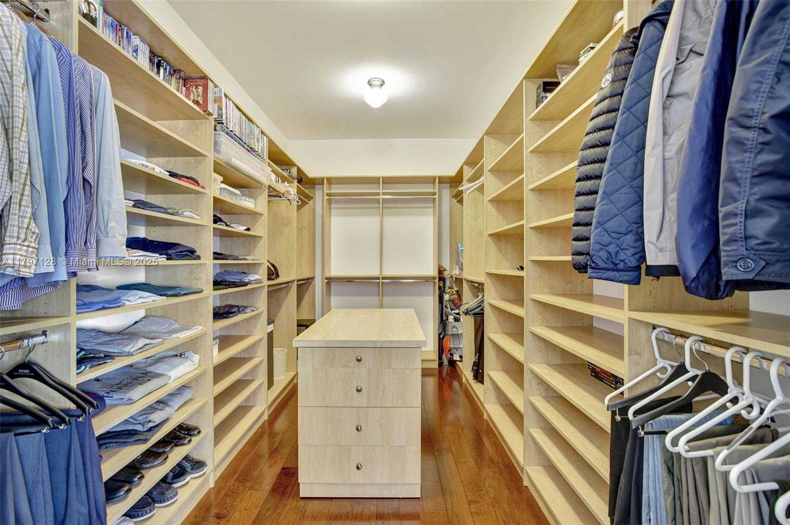 Small Image of 797 RIDGEWOOD RD, Key Biscayne Number 20
