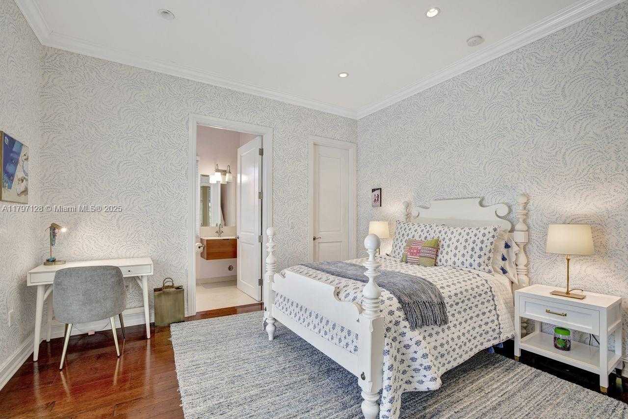 Small Image of 797 RIDGEWOOD RD, Key Biscayne Number 29