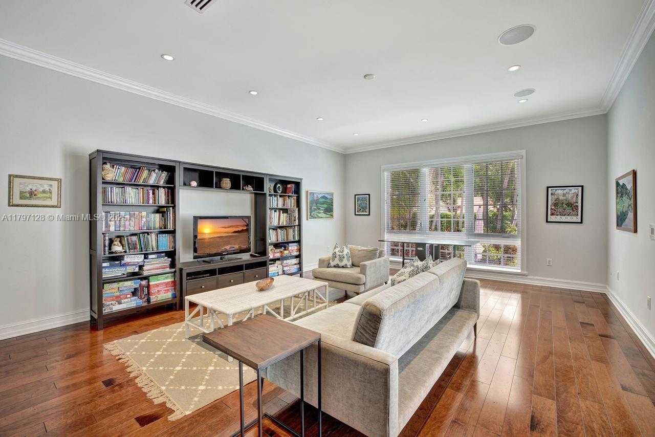 Small Image of 797 RIDGEWOOD RD, Key Biscayne Number 5
