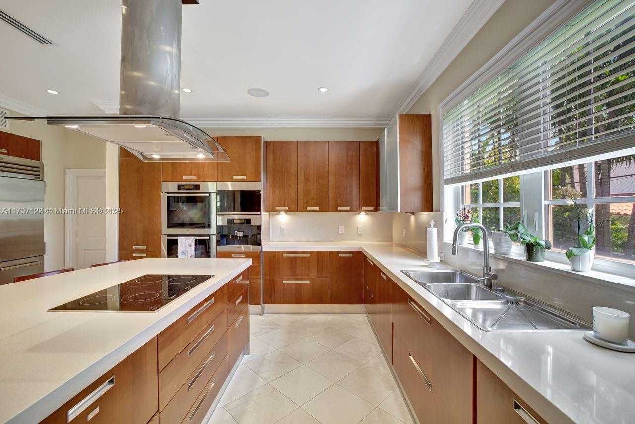 Small Image of 797 RIDGEWOOD RD, Key Biscayne Number 7