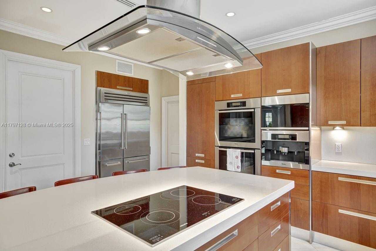 Small Image of 797 RIDGEWOOD RD, Key Biscayne Number 8