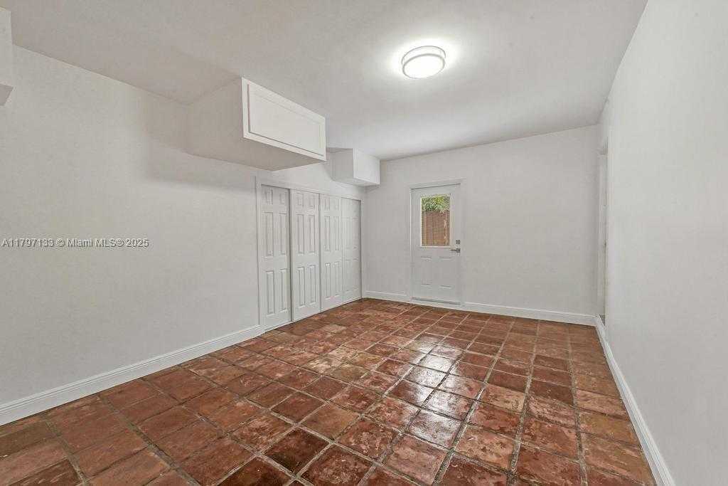 Small Image of 1981 SOUTH WEST 139TH CT, Miami Number 11
