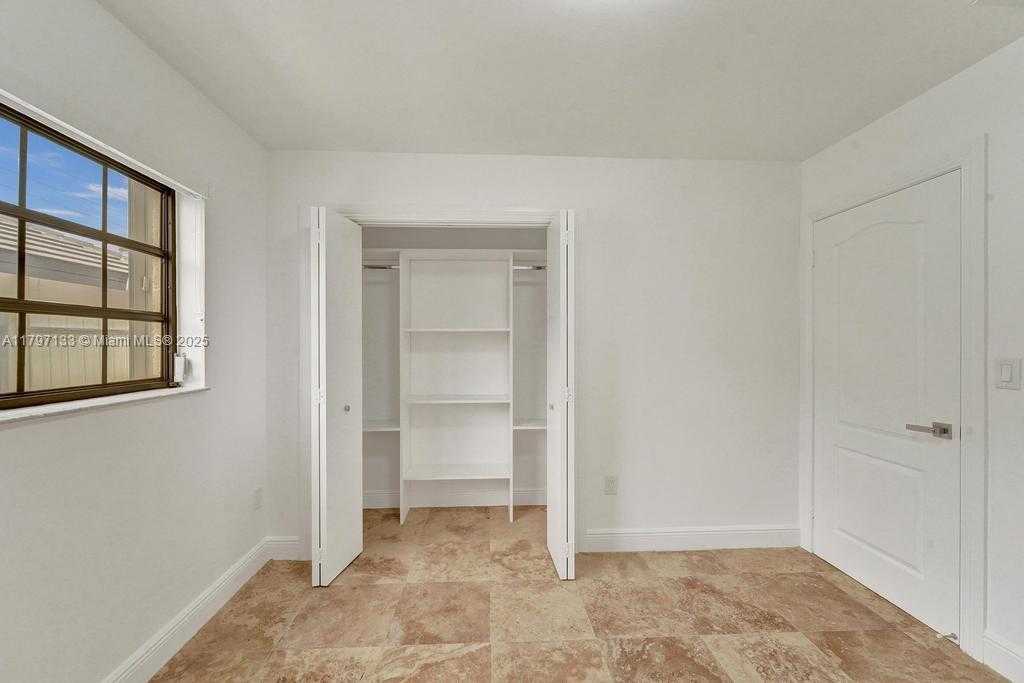 Small Image of 1981 SOUTH WEST 139TH CT, Miami Number 12