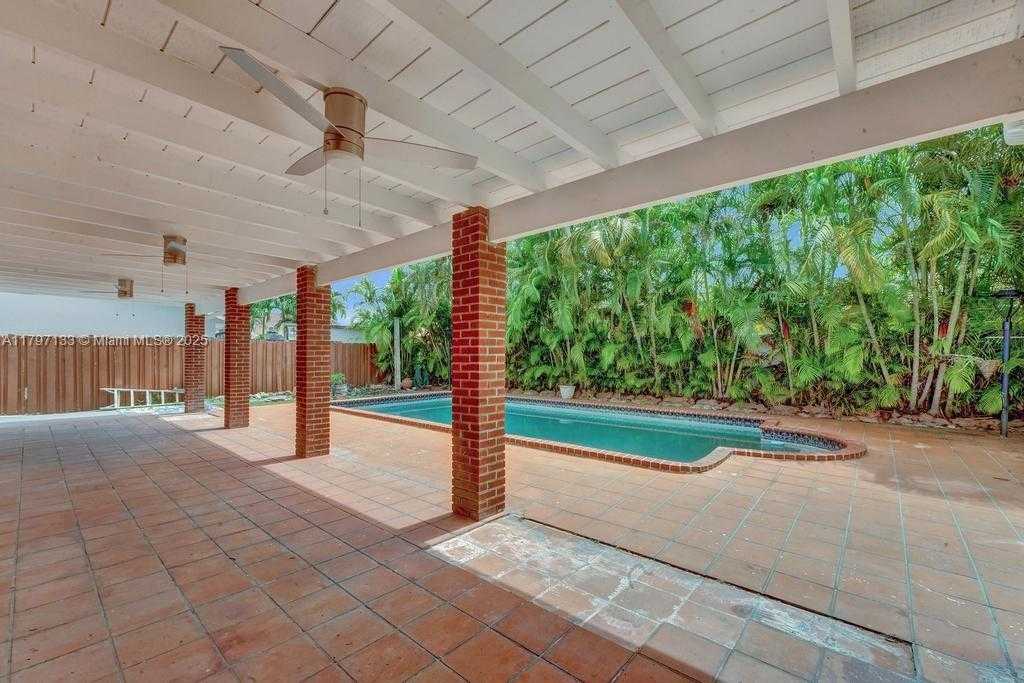 Small Image of 1981 SOUTH WEST 139TH CT, Miami Number 24