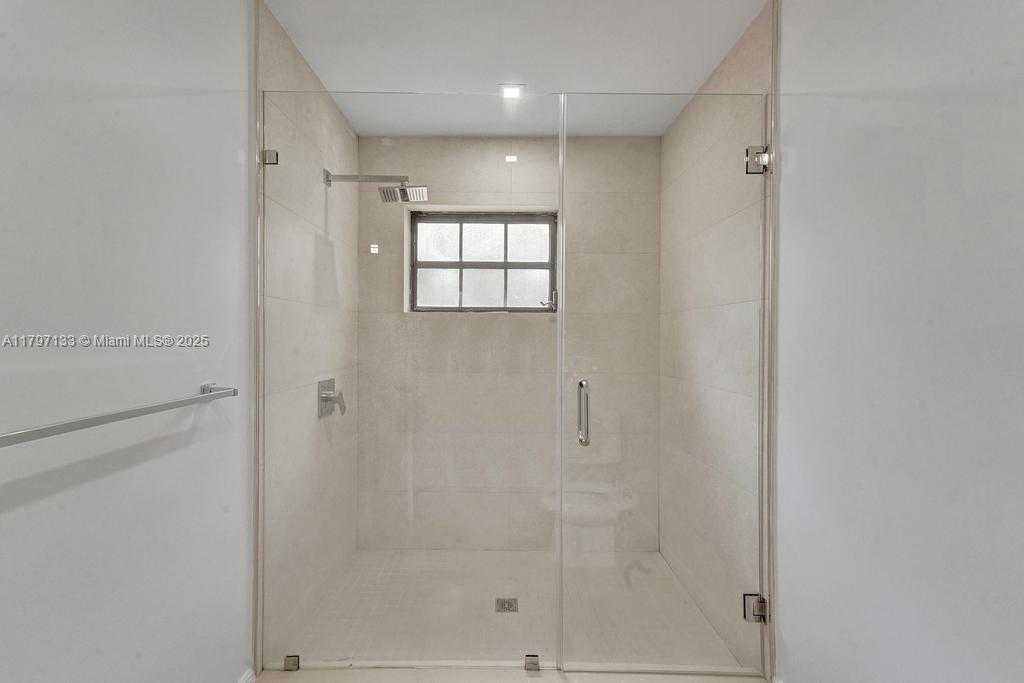 Small Image of 1981 SOUTH WEST 139TH CT, Miami Number 8