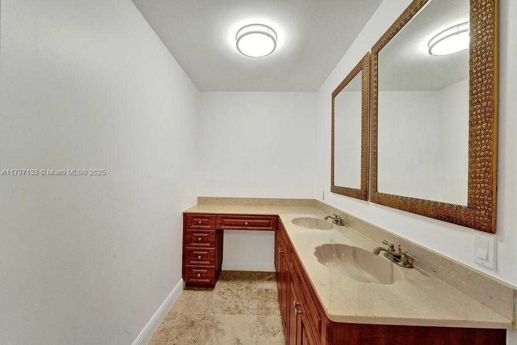 Small Image of 1981 SOUTH WEST 139TH CT, Miami Number 9