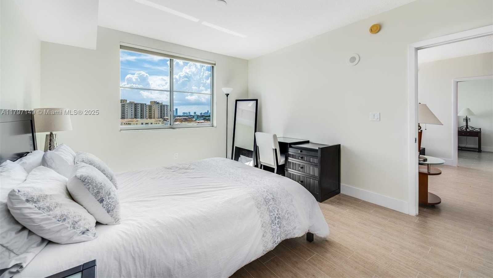 Small Image of 110 WASHINGTON AVE #1817, Miami Beach Number 11