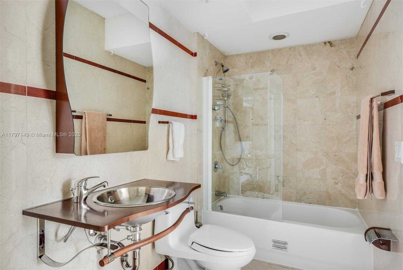 Small Image of 110 WASHINGTON AVE #1817, Miami Beach Number 12