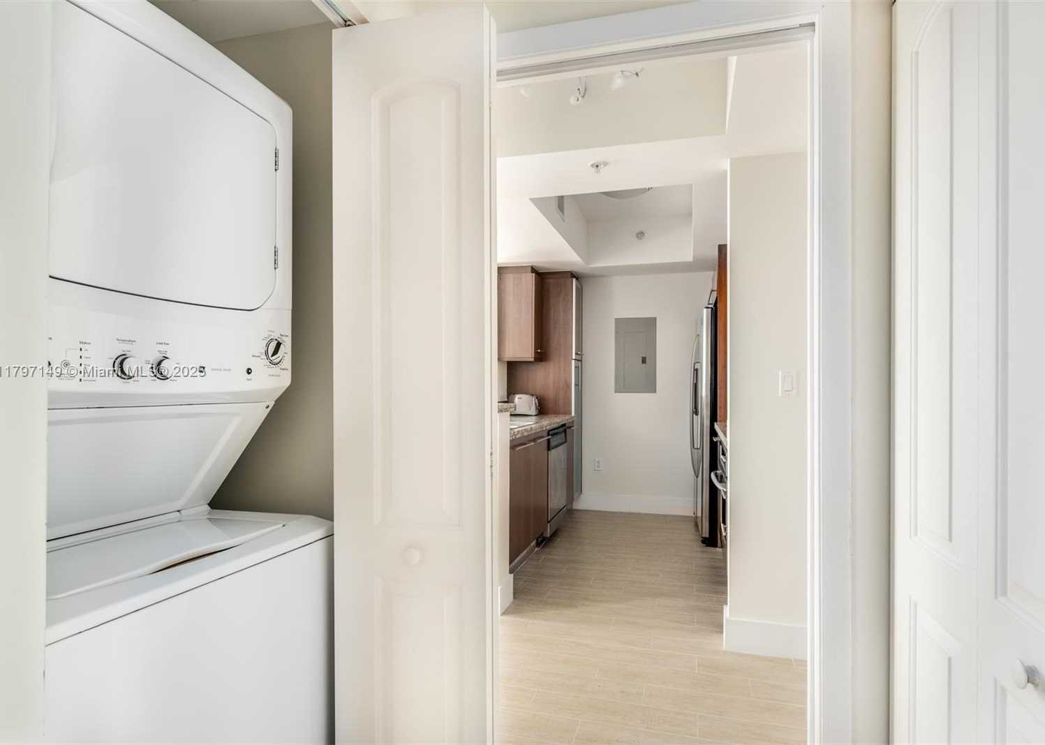 Small Image of 110 WASHINGTON AVE #1817, Miami Beach Number 13