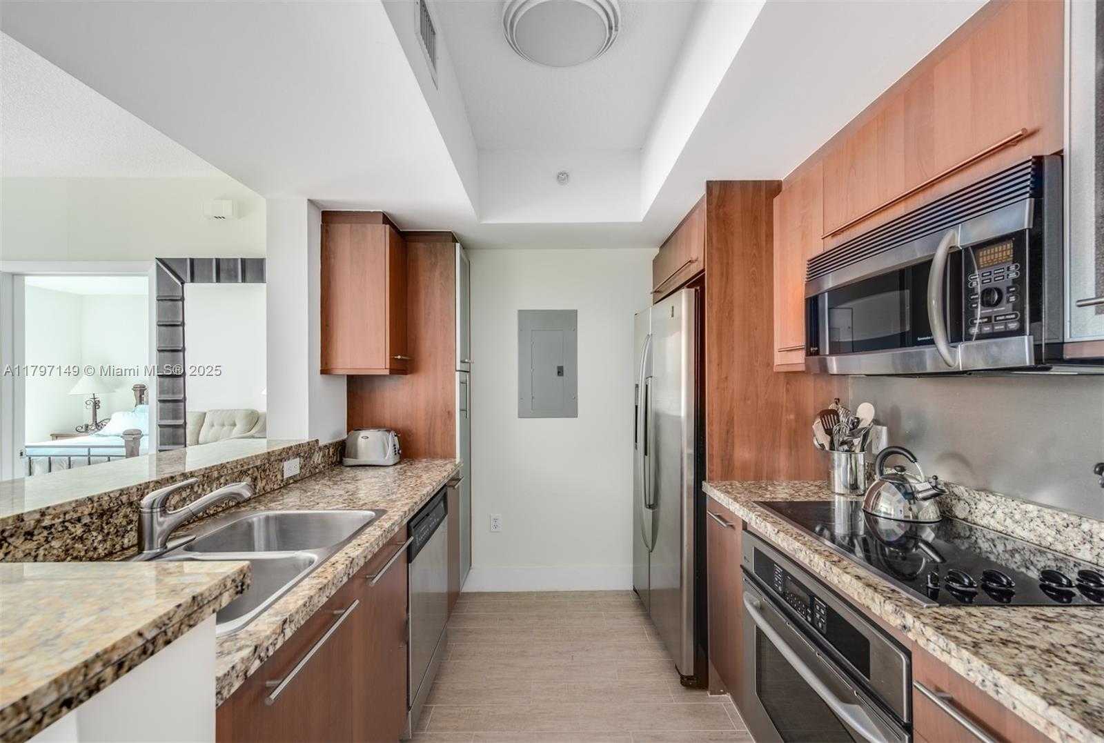 Small Image of 110 WASHINGTON AVE #1817, Miami Beach Number 15