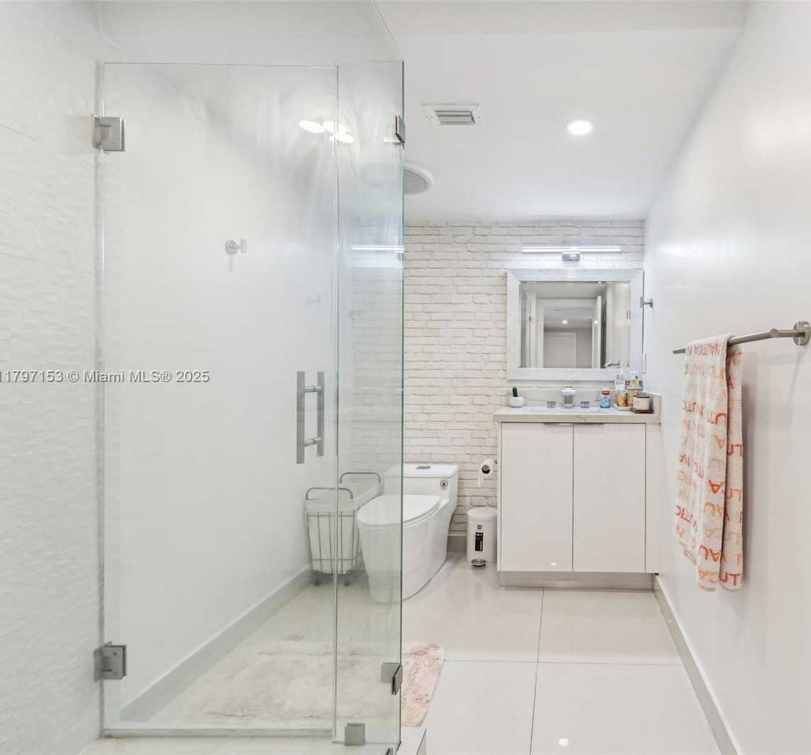 Small Image of 121 CRANDON BLVD #251, Key Biscayne Number 12