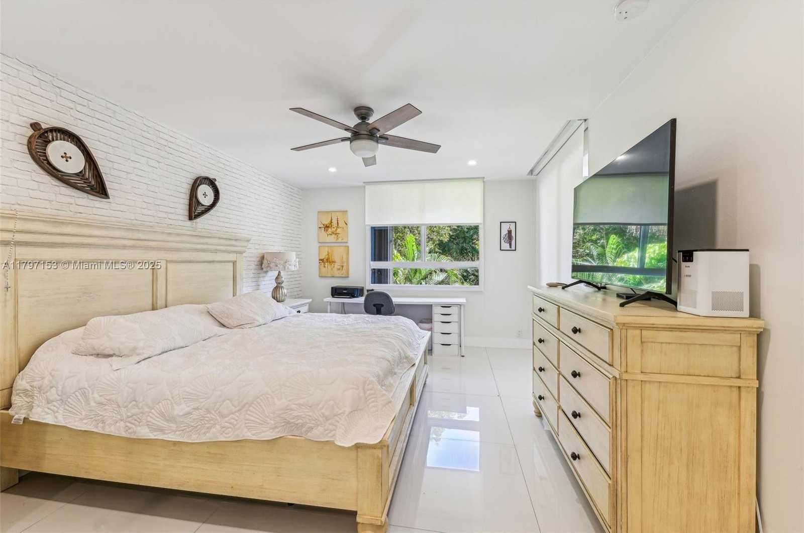 Small Image of 121 CRANDON BLVD #251, Key Biscayne Number 20