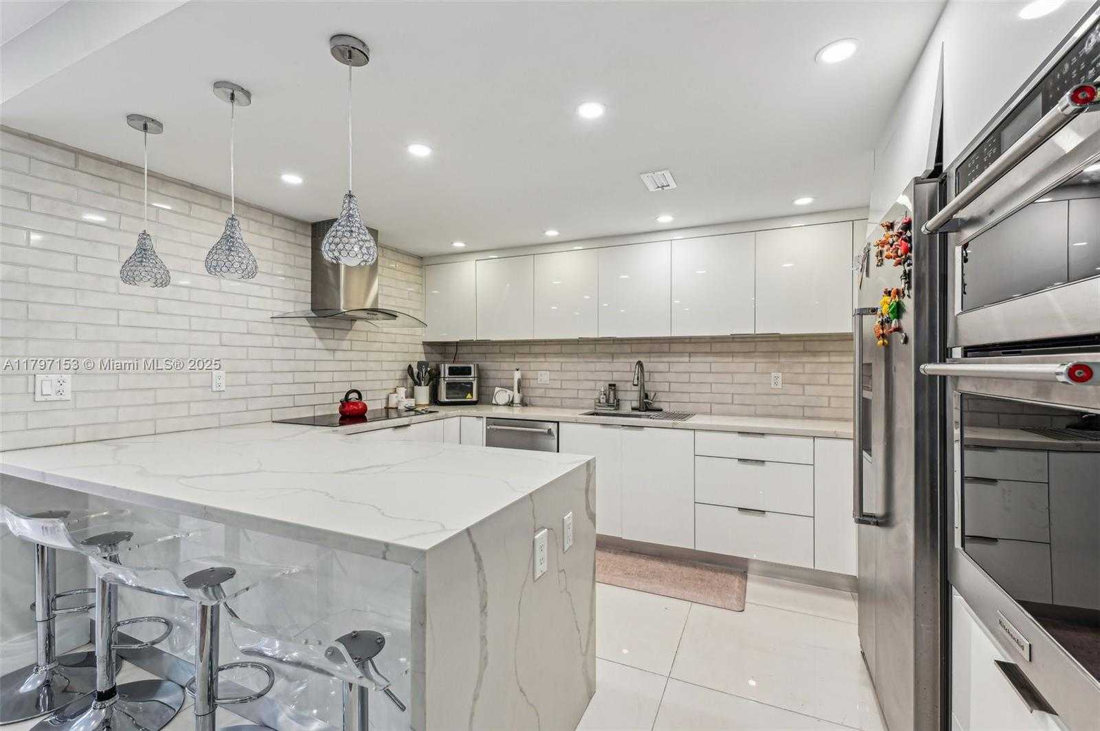 Small Image of 121 CRANDON BLVD #251, Key Biscayne Number 4