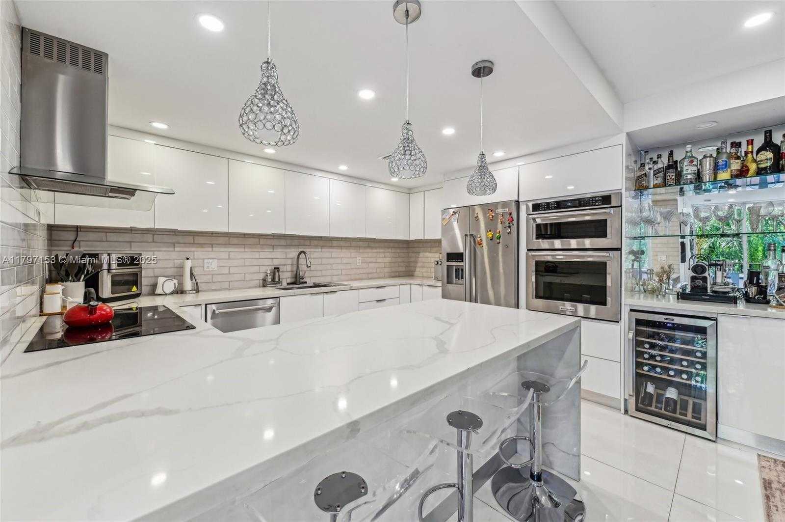 Small Image of 121 CRANDON BLVD #251, Key Biscayne Number 5