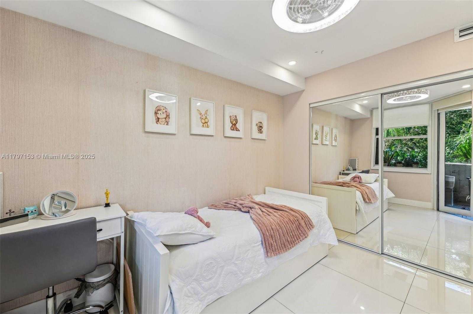 Small Image of 121 CRANDON BLVD #251, Key Biscayne Number 6