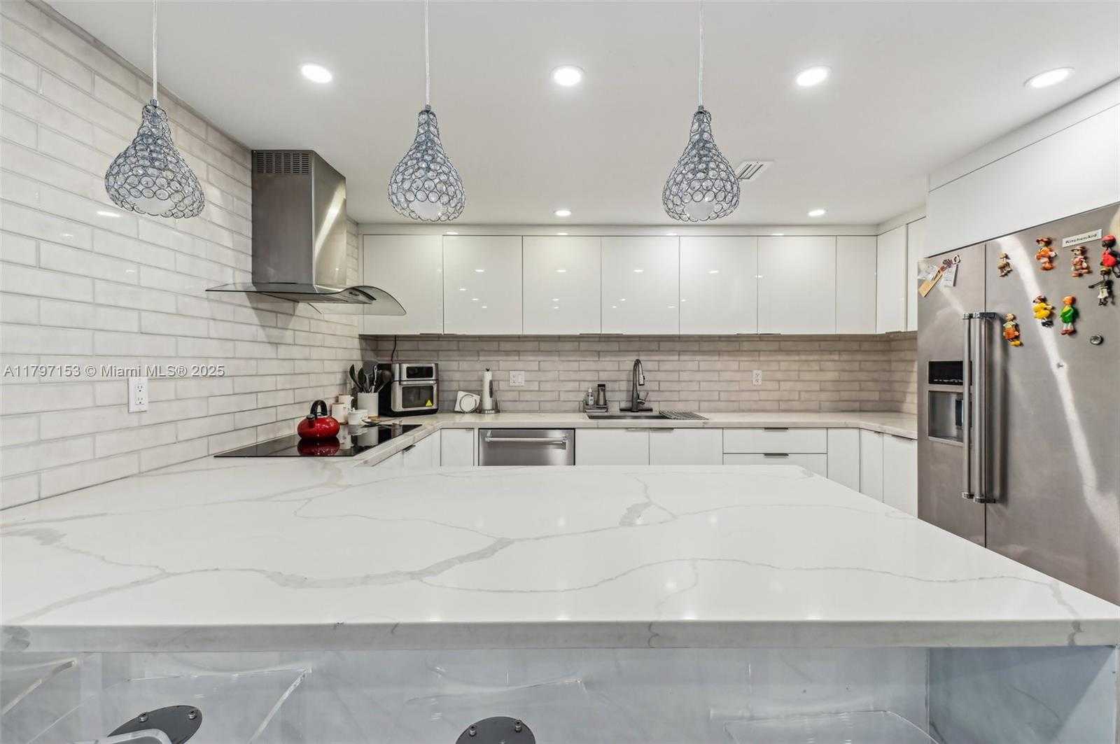 Small Image of 121 CRANDON BLVD #251, Key Biscayne Number 7