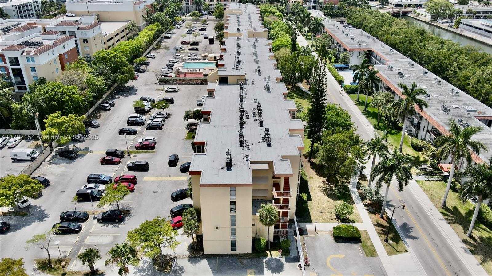 Small Image of 200 172ND ST #114, Sunny Isles Beach Number 6