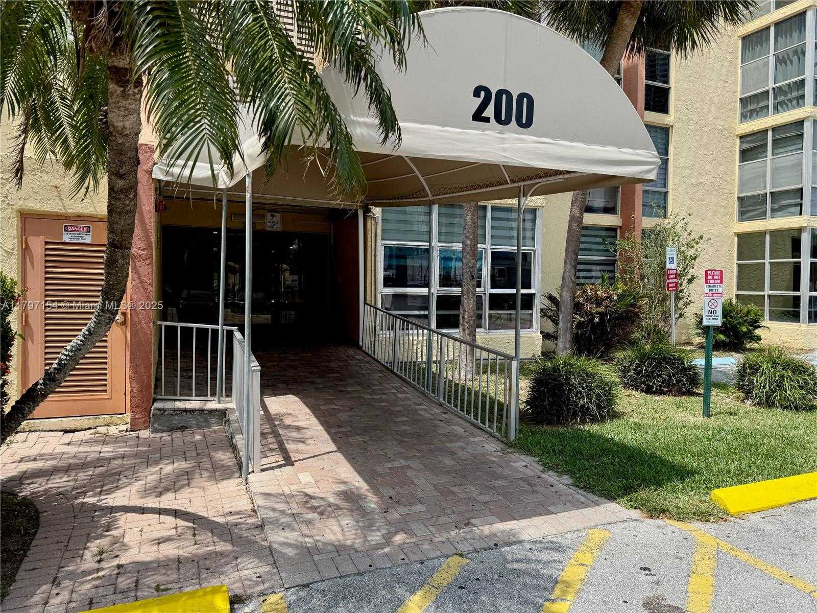 Small Image of 200 172ND ST #114, Sunny Isles Beach Number 9