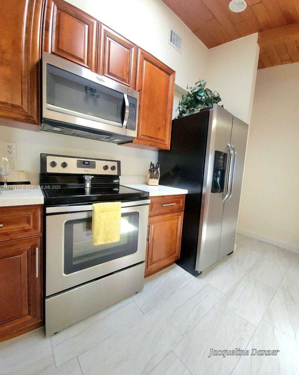 Small Image of 2241 NORTH EAST 38TH ST, Lighthouse Point Number 5