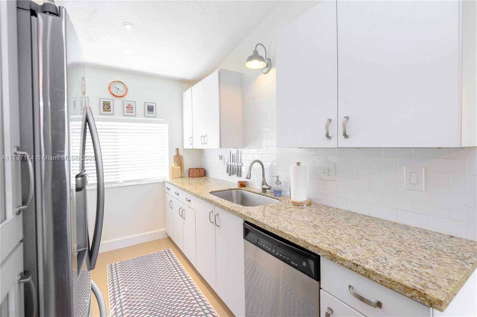 Small Image of 12022 SOUTH WEST 110TH ST CIR E, Miami Number 6