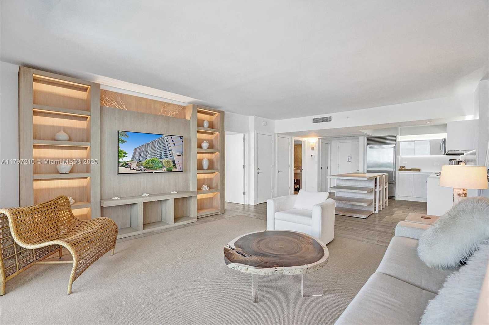 Small Image of 102 24TH #1121, Miami Beach Number 11