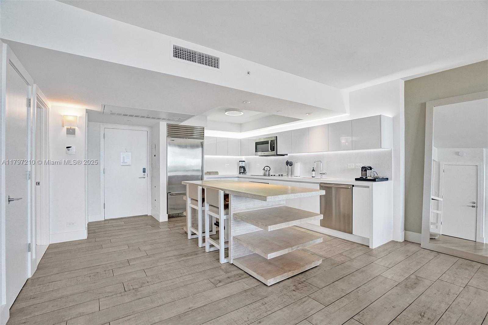 Small Image of 102 24TH #1121, Miami Beach Number 13