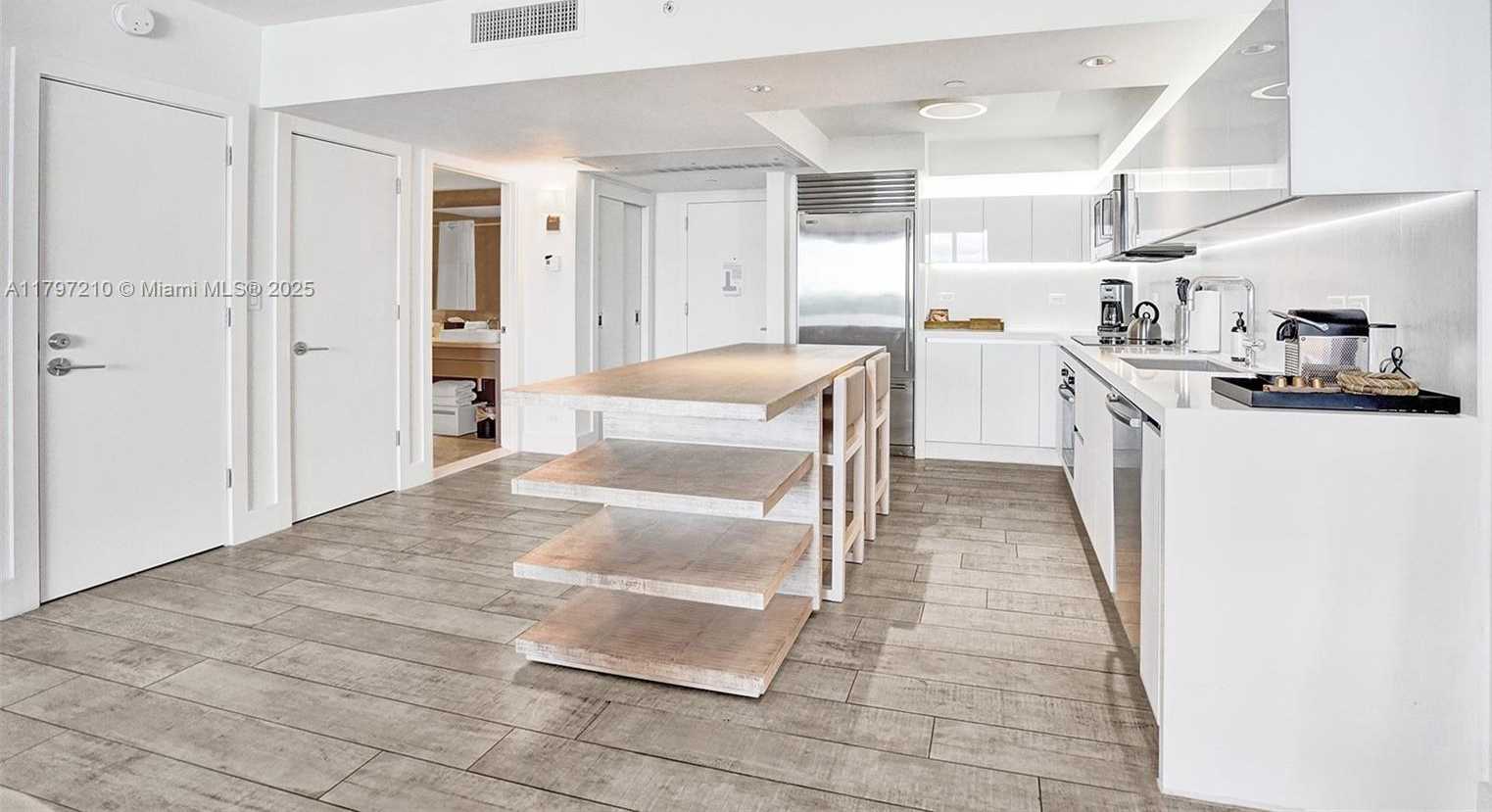Small Image of 102 24TH #1121, Miami Beach Number 15