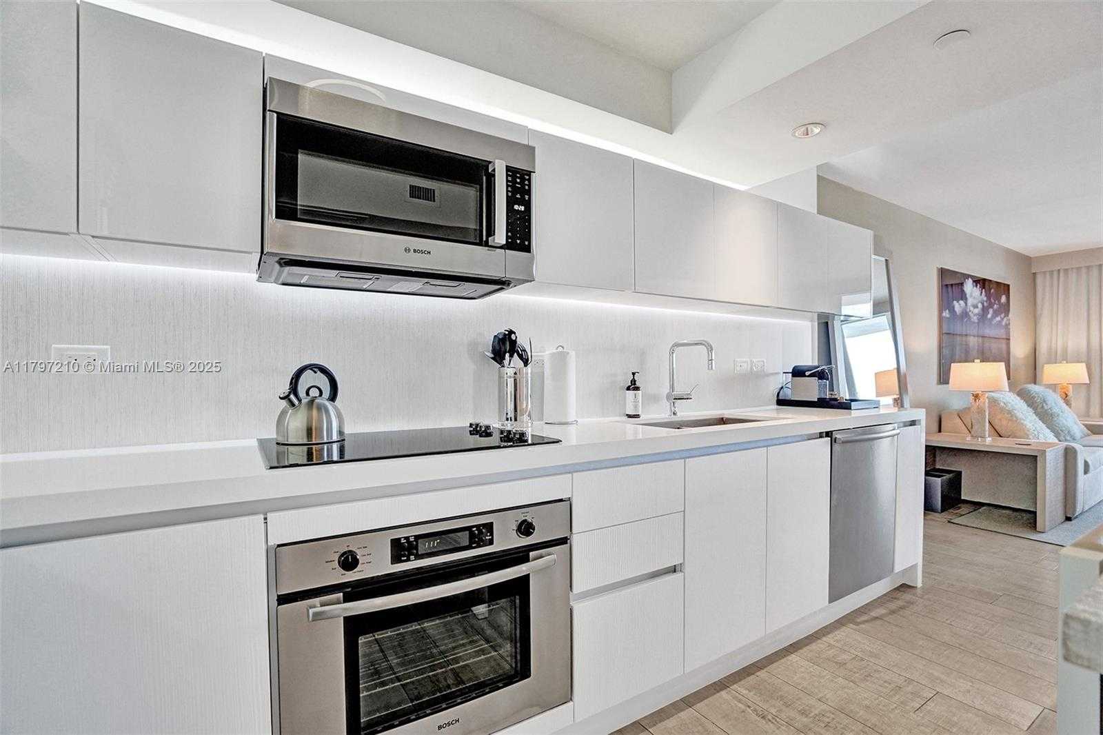 Small Image of 102 24TH #1121, Miami Beach Number 19