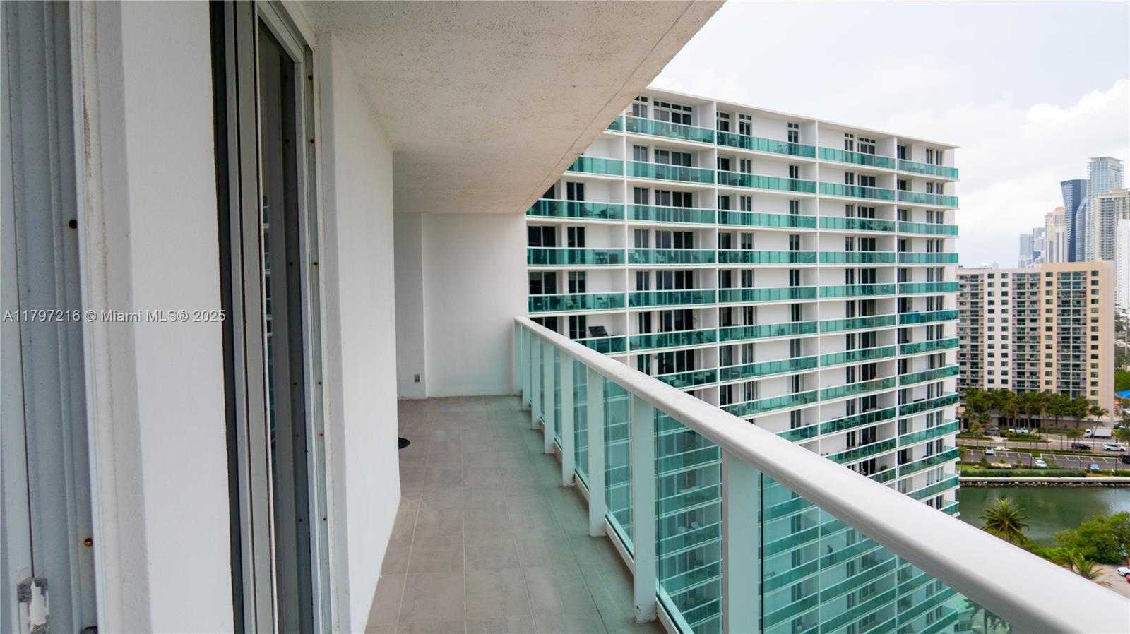Small Image of 100 BAYVIEW DR #1815, Sunny Isles Beach Number 19