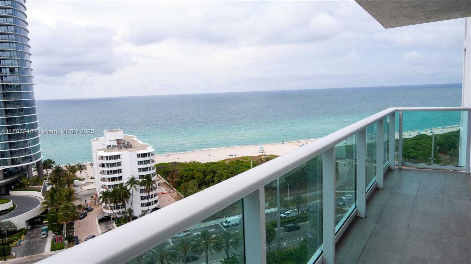 Small Image of 100 BAYVIEW DR #1815, Sunny Isles Beach Number 2