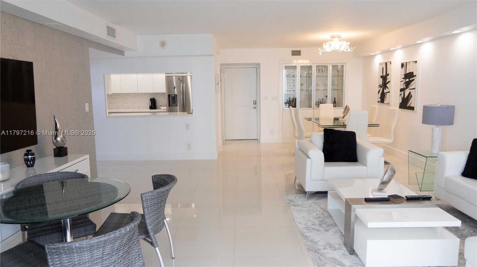 Small Image of 100 BAYVIEW DR #1815, Sunny Isles Beach Number 21