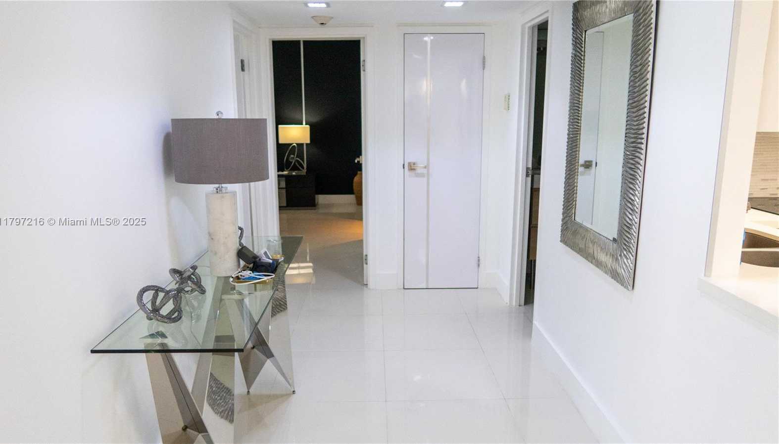 Small Image of 100 BAYVIEW DR #1815, Sunny Isles Beach Number 23