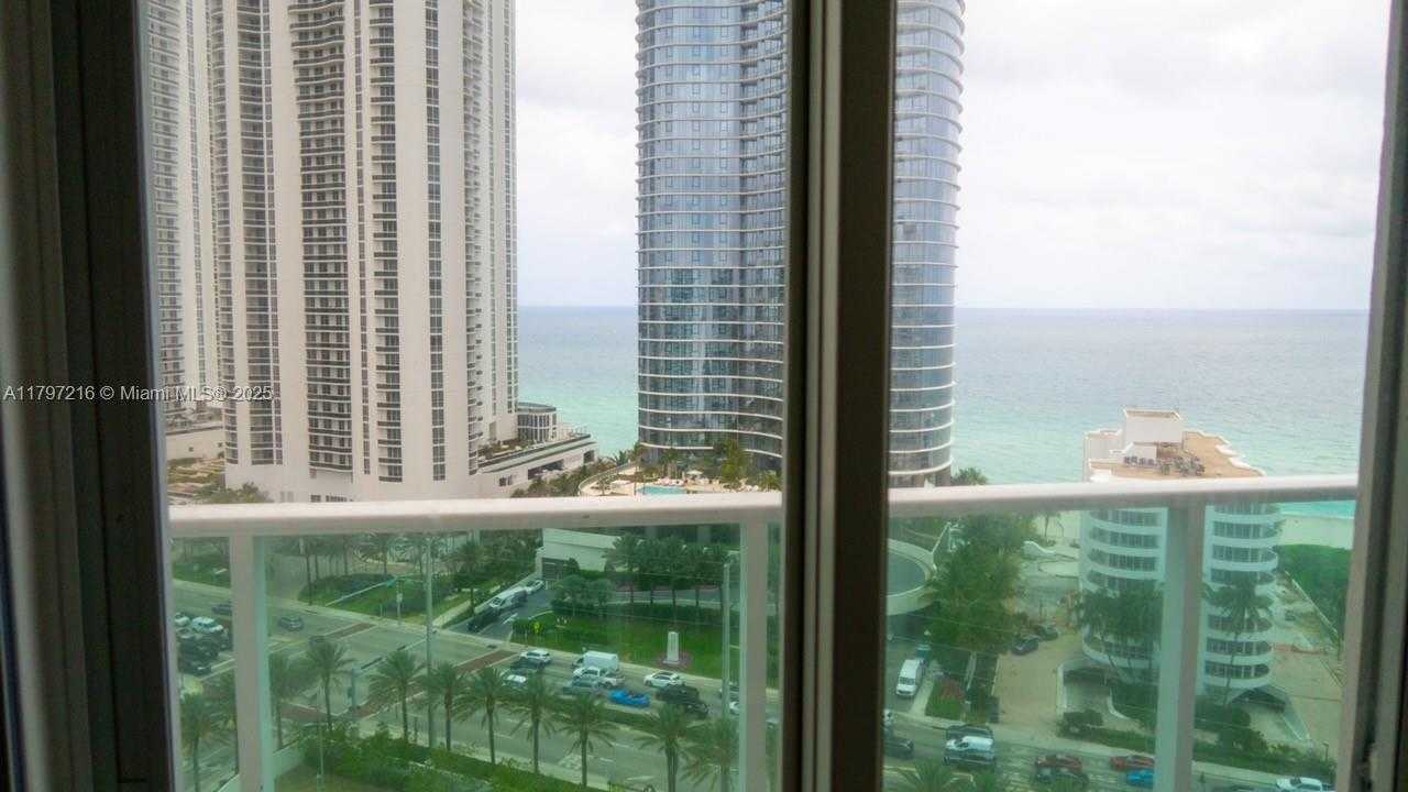 Small Image of 100 BAYVIEW DR #1815, Sunny Isles Beach Number 27
