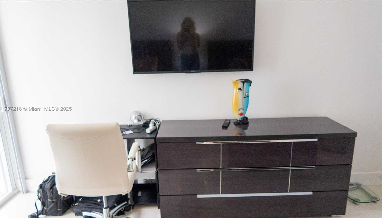 Small Image of 100 BAYVIEW DR #1815, Sunny Isles Beach Number 28