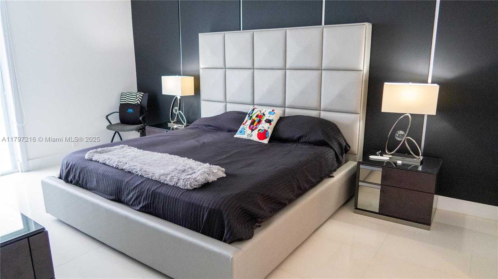 Small Image of 100 BAYVIEW DR #1815, Sunny Isles Beach Number 30
