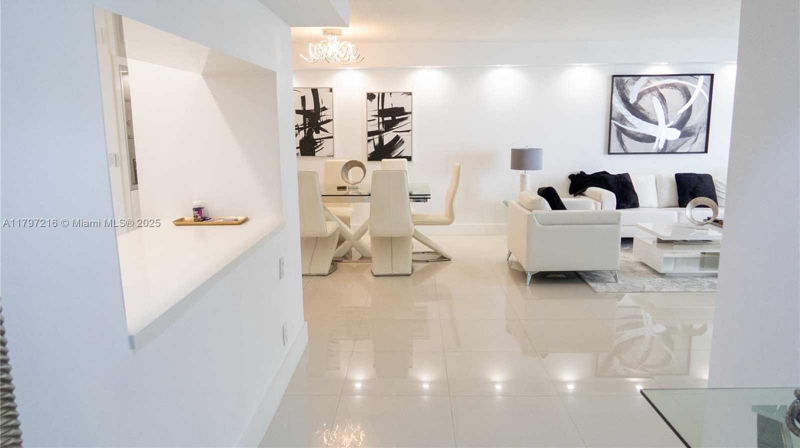 Small Image of 100 BAYVIEW DR #1815, Sunny Isles Beach Number 42