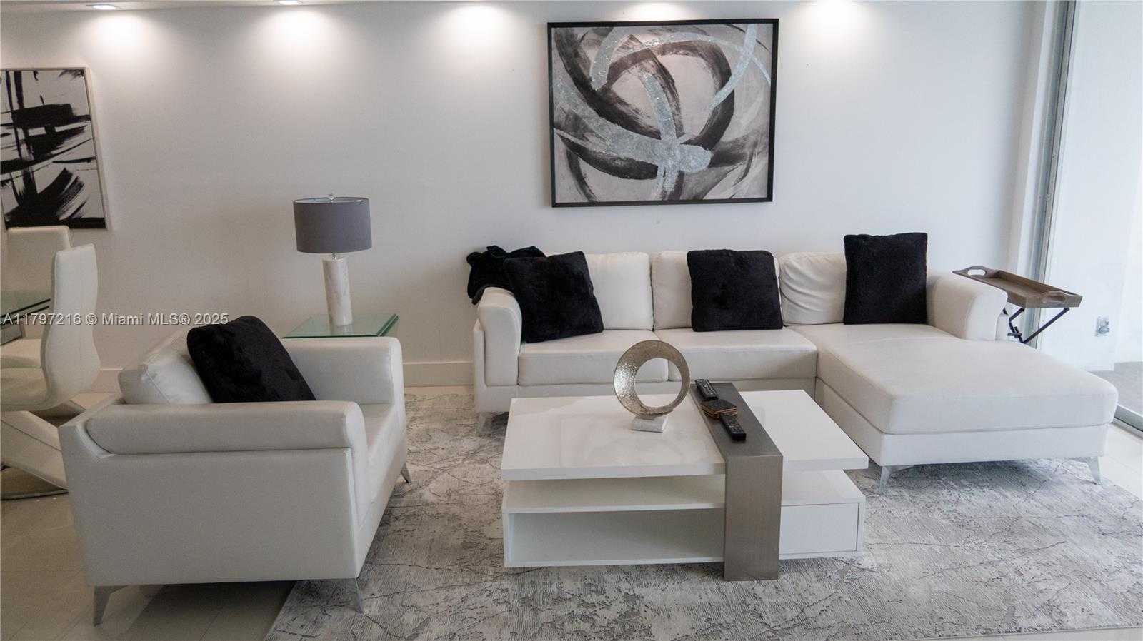 Small Image of 100 BAYVIEW DR #1815, Sunny Isles Beach Number 8