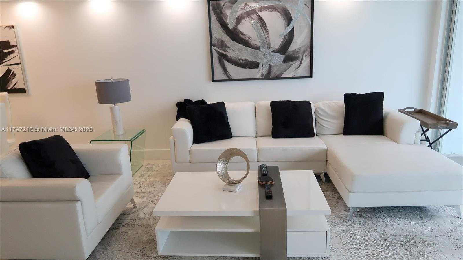 Small Image of 100 BAYVIEW DR #1815, Sunny Isles Beach Number 9