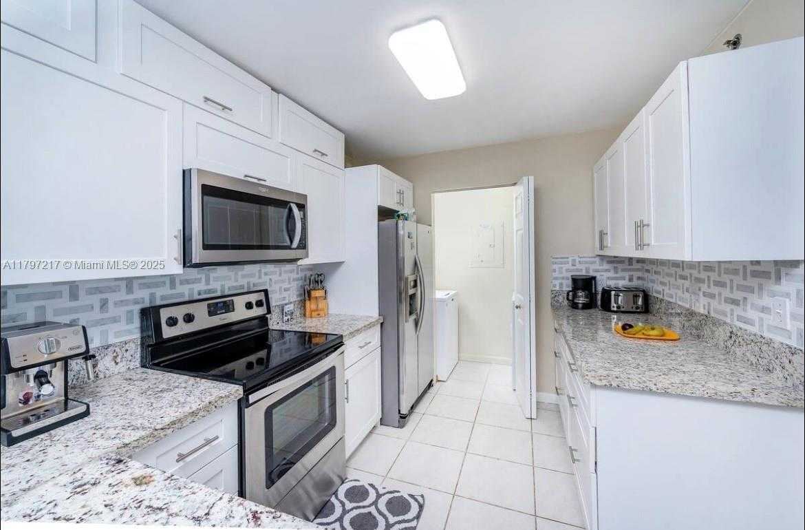 Small Image of 19999 EAST COUNTRY CLUB DR #1202, Aventura Number 5