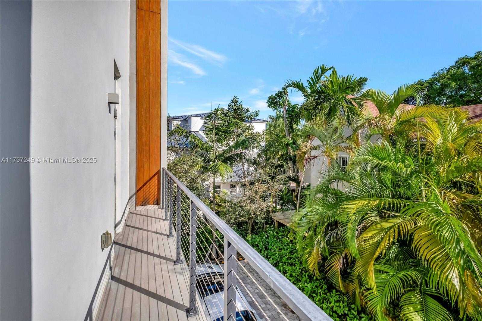 Small Image of 2924 BIRD AVE #8, Miami Number 14