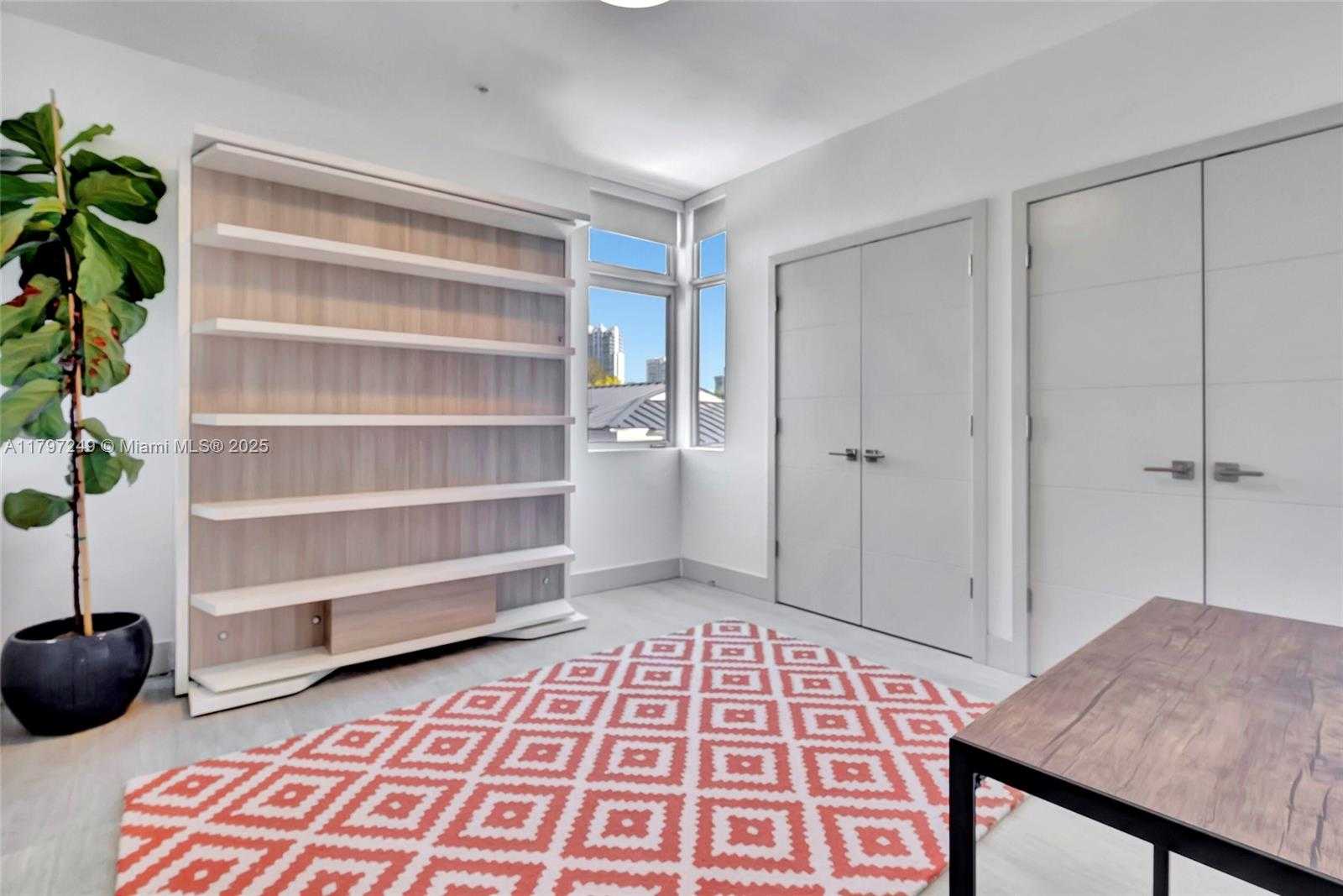 Small Image of 2924 BIRD AVE #8, Miami Number 18