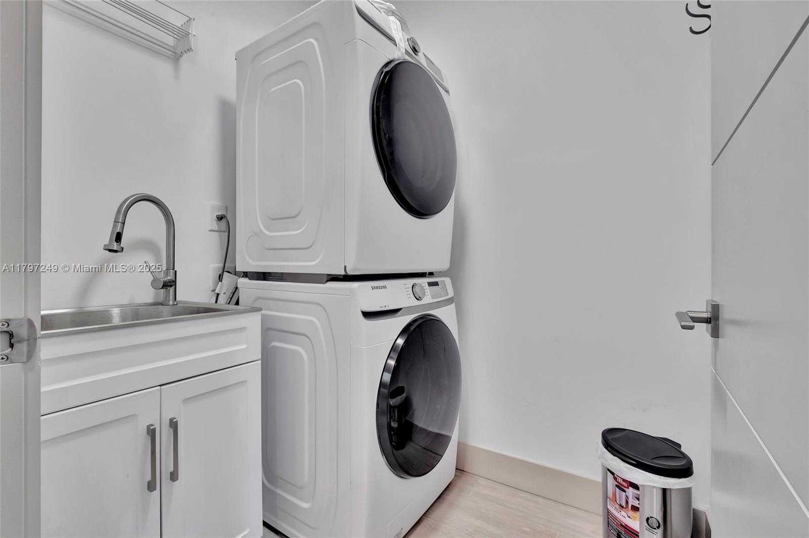 Small Image of 2924 BIRD AVE #8, Miami Number 22