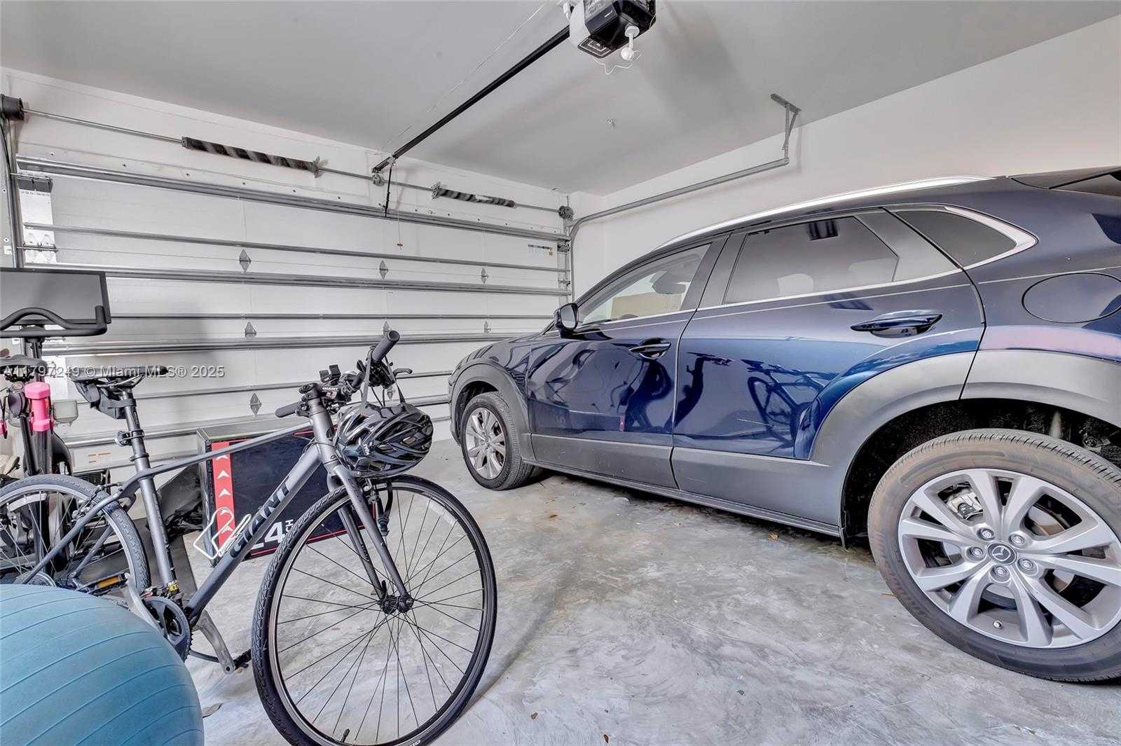 Small Image of 2924 BIRD AVE #8, Miami Number 31
