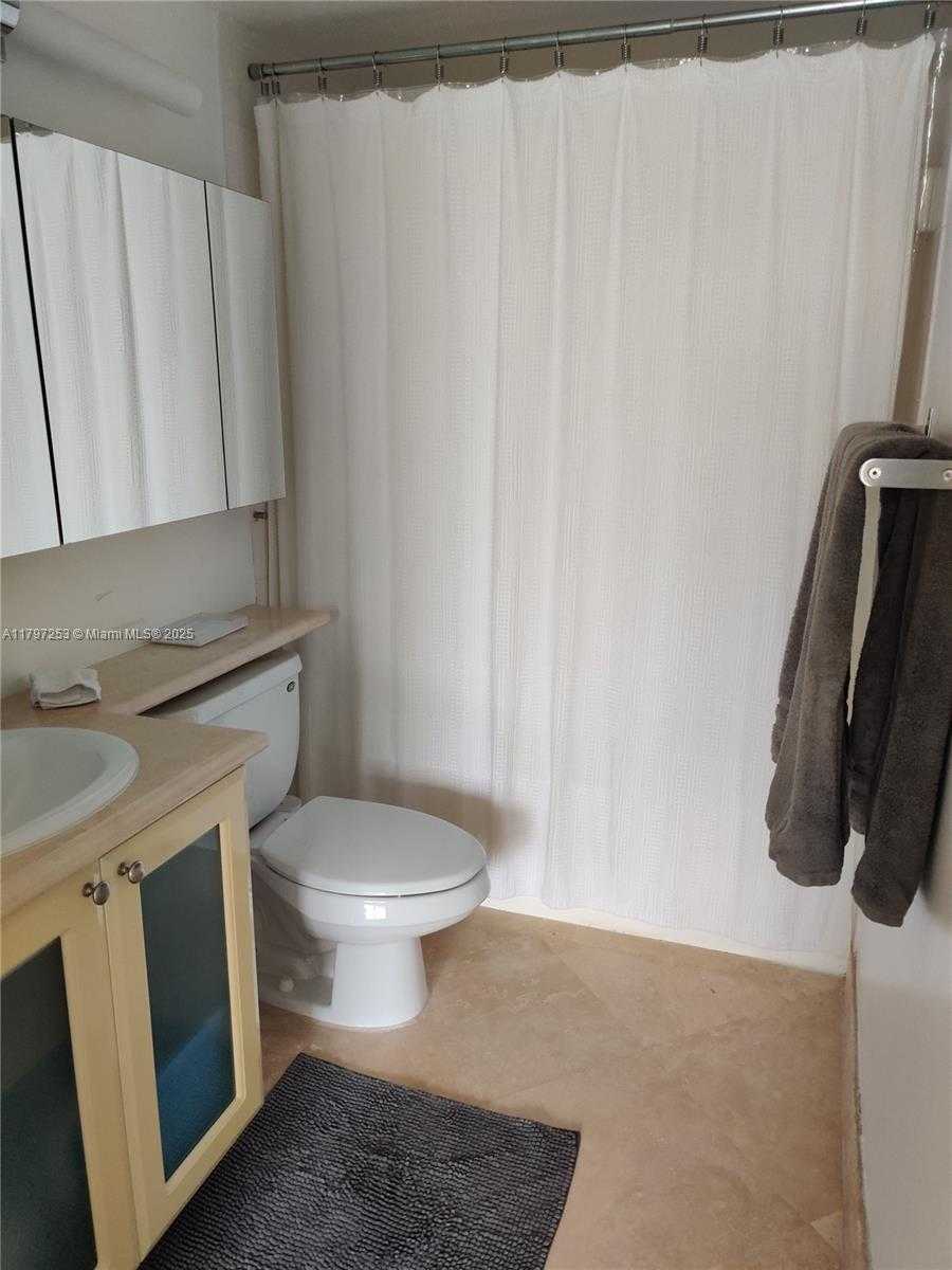 Small Image of 19877 EAST COUNTRY CLUB DR #3606, Aventura Number 14