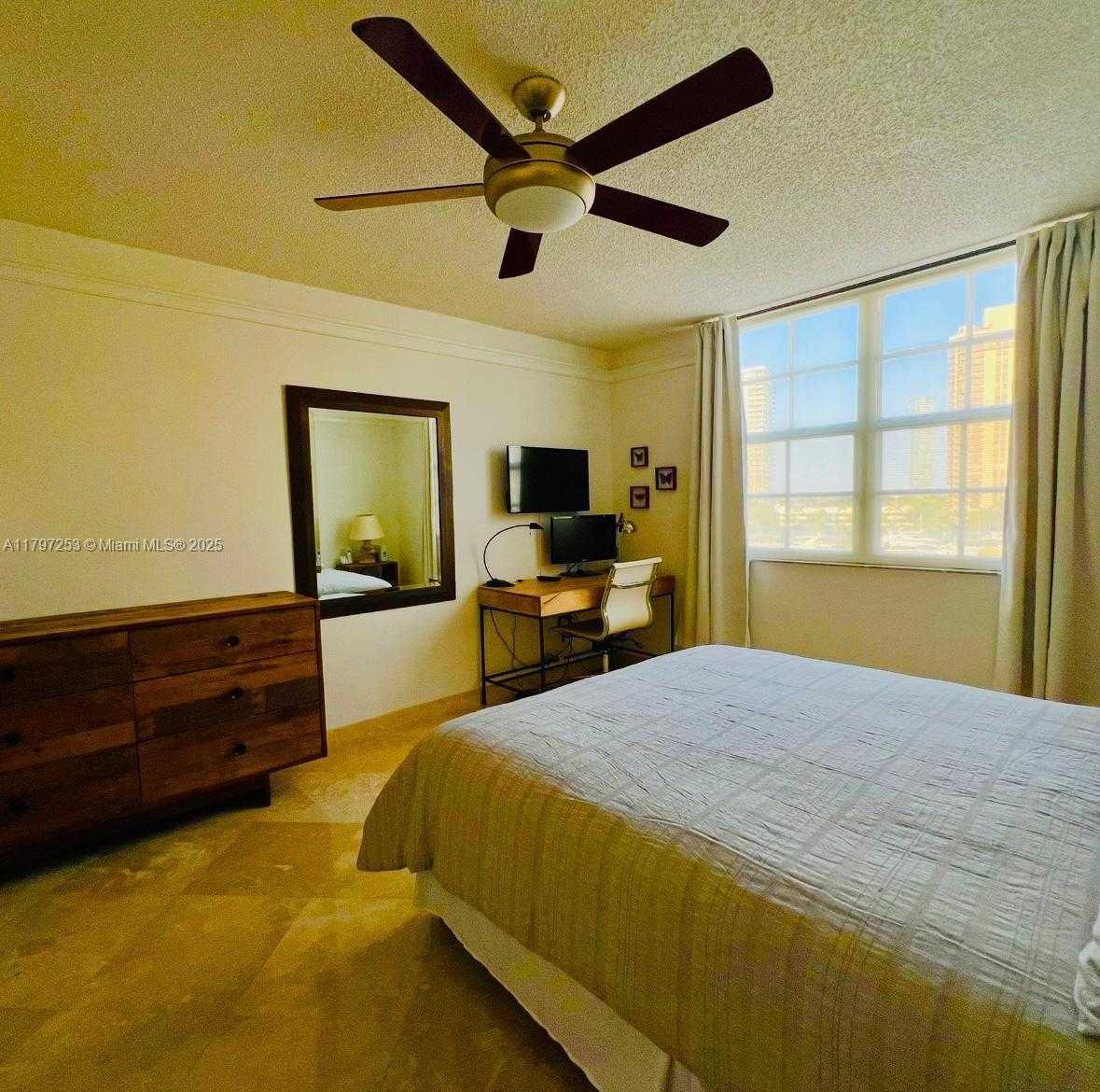 Small Image of 19877 EAST COUNTRY CLUB DR #3606, Aventura Number 16