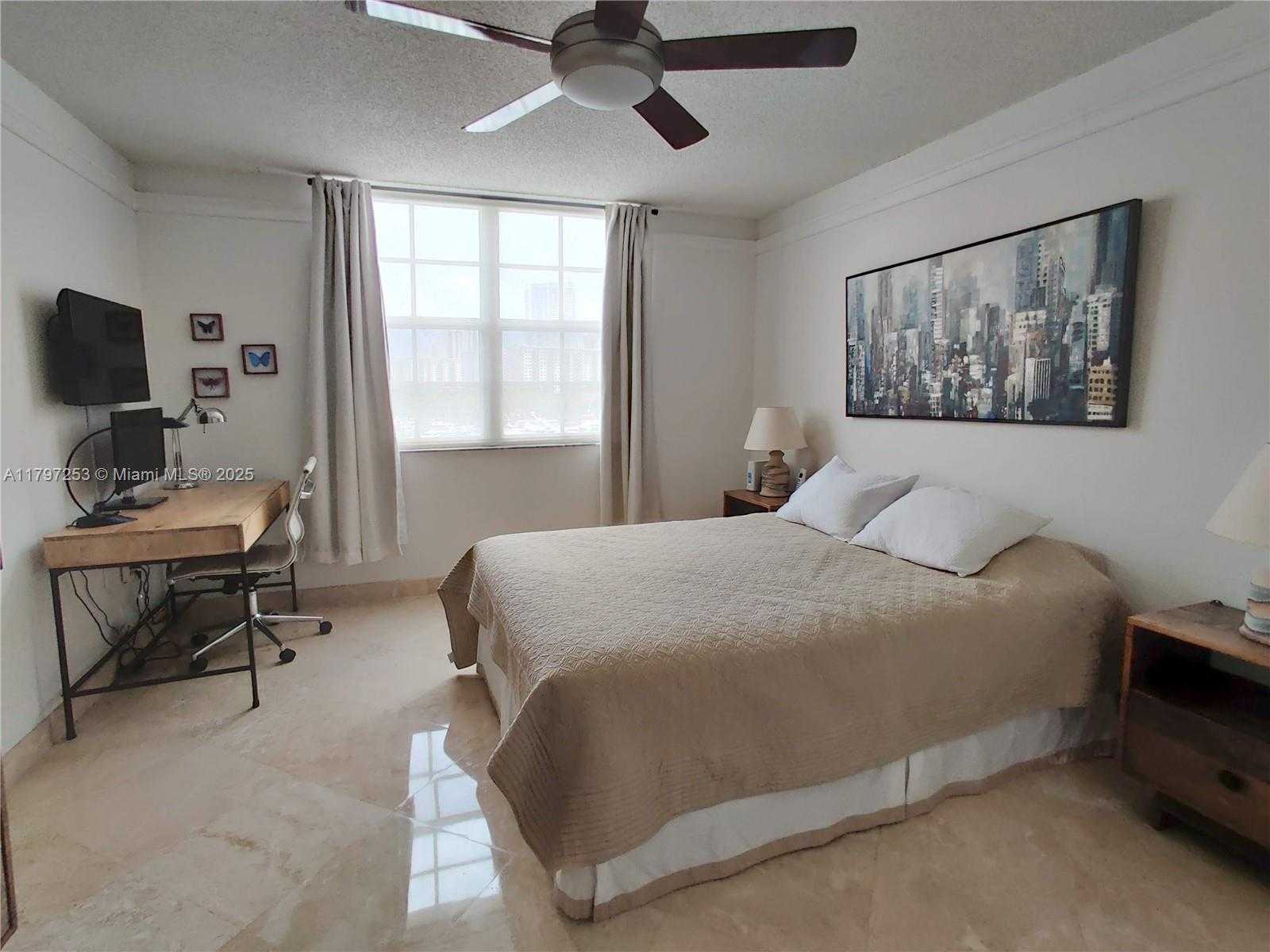 Small Image of 19877 EAST COUNTRY CLUB DR #3606, Aventura Number 19