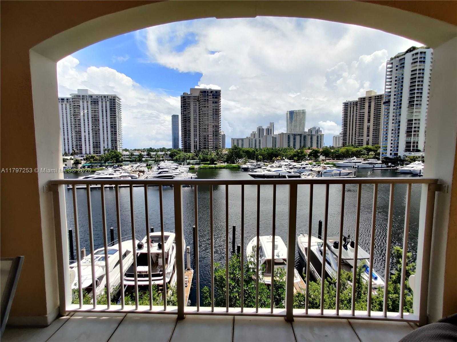 Small Image of 19877 EAST COUNTRY CLUB DR #3606, Aventura Number 23
