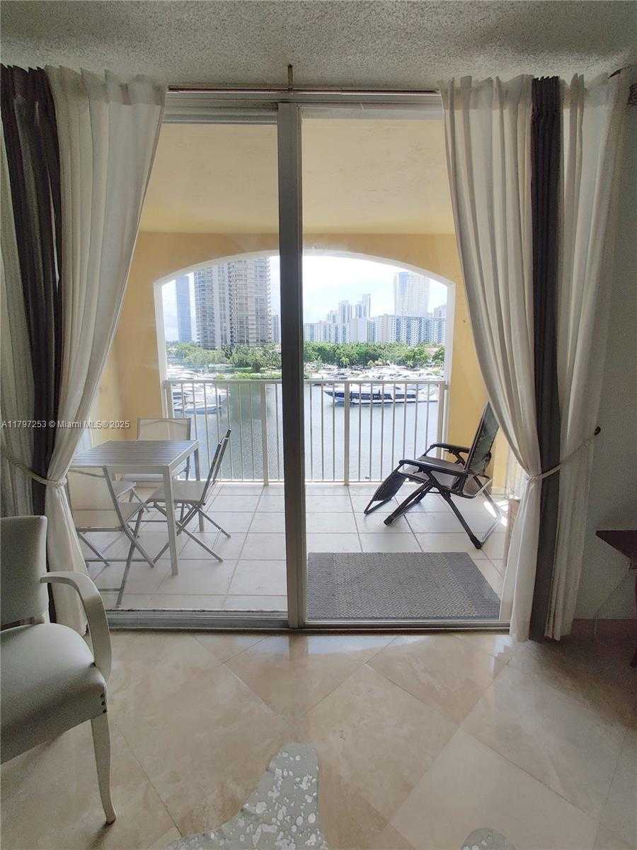 Small Image of 19877 EAST COUNTRY CLUB DR #3606, Aventura Number 26